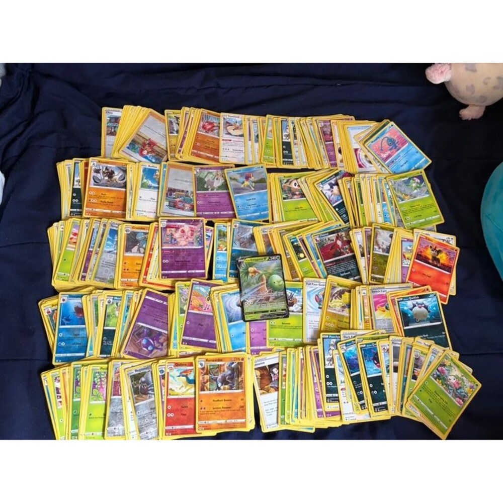 Pokémon TCG 500 Card Holos/ Commons Lot Exeggcutor V